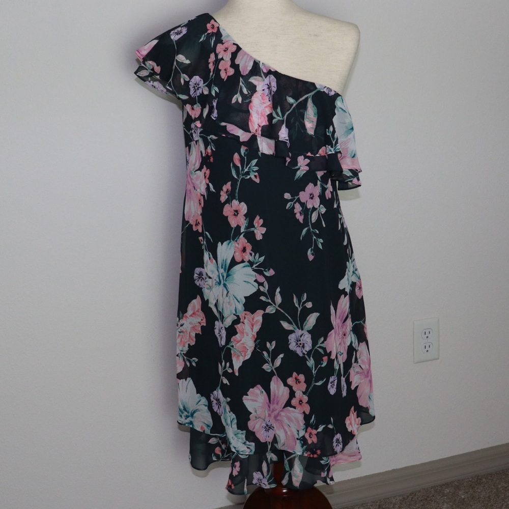 Eliza J One Shoulder Sleeve Floral Black Formal Cocktail Dress size 6